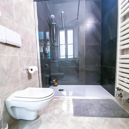 Luxury And Modern - Mq 270 - In The Heart Of Como