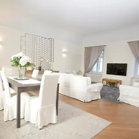 Luxury And Modern - Mq 270 - In The Heart Of *